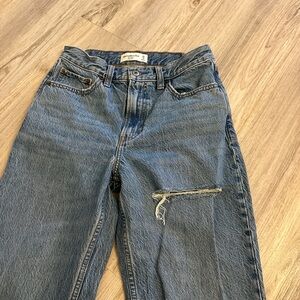 Abercrombie & Fitch High Rise Loose Jeans